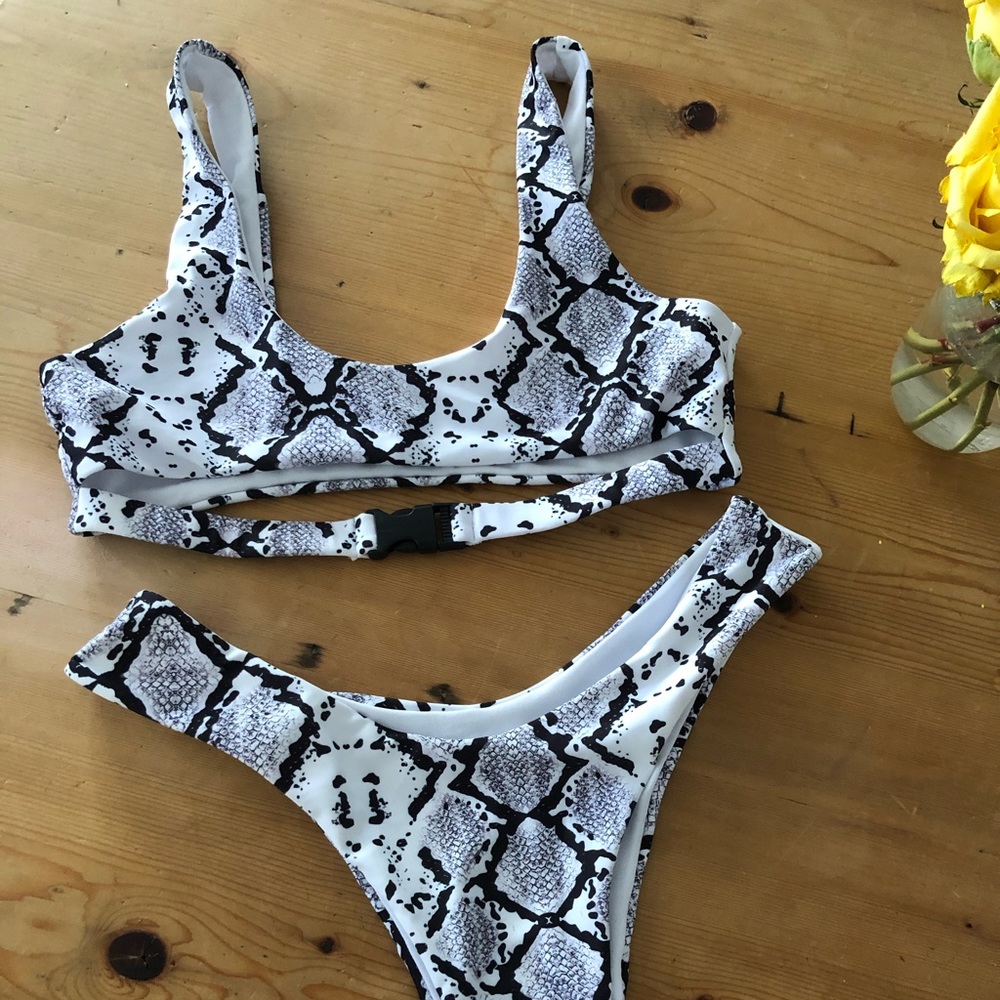 NWOT Snakeskin Bikini